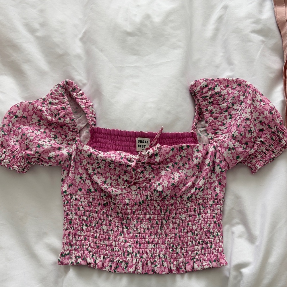 ARITZIA Sunday Best Pink Floral Smocked Crop Top